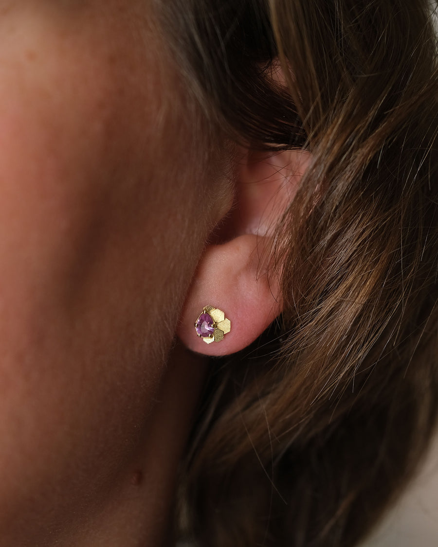 Chaos hex studs with pink pear shaped sapphires 18ct Y