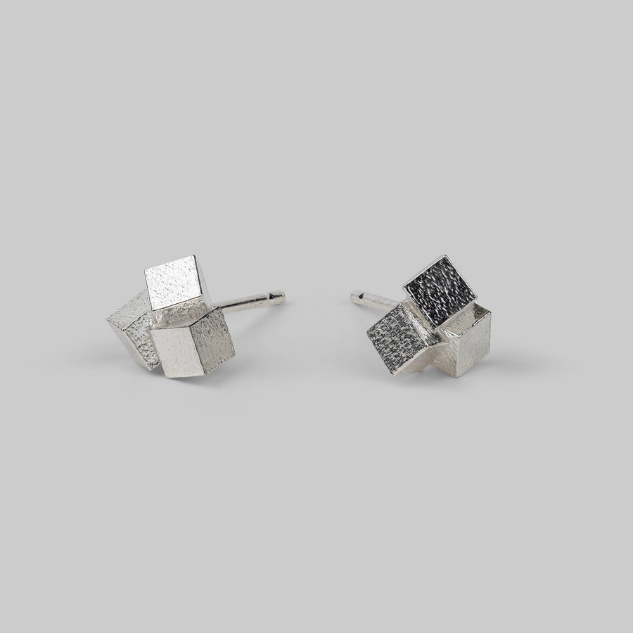 3 cube stud earrings - silver